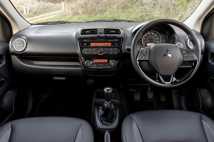 Торпедо Mitsubishi Mirage 2016 года  (UK) (фото 28 из 34)